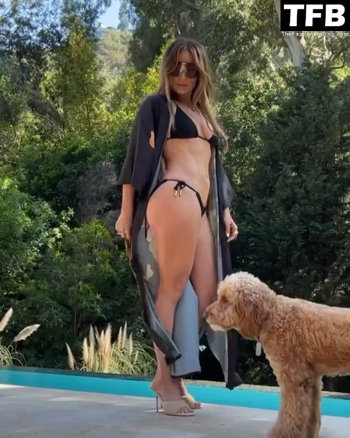 Jennifer Lopez Shows Off Her Sexy Bikini Body (6 Photos + Video)