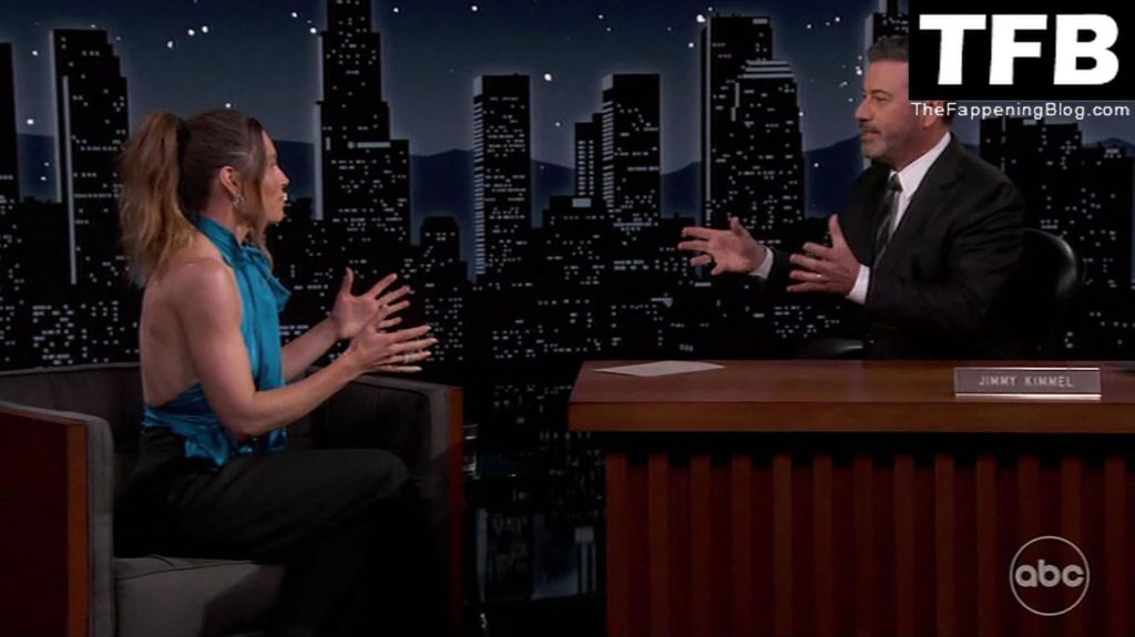 Jessica Biel Braless – Jimmy Kimmel Live! (30 Pics + Video)