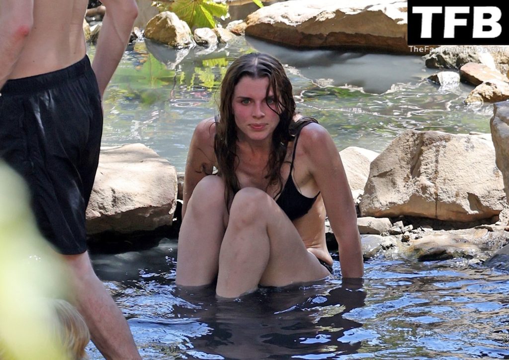 Julia Fox Spends a Relaxing Day with Friends Bathing in Mud at the Montecito Hot Springs (71 Photos)