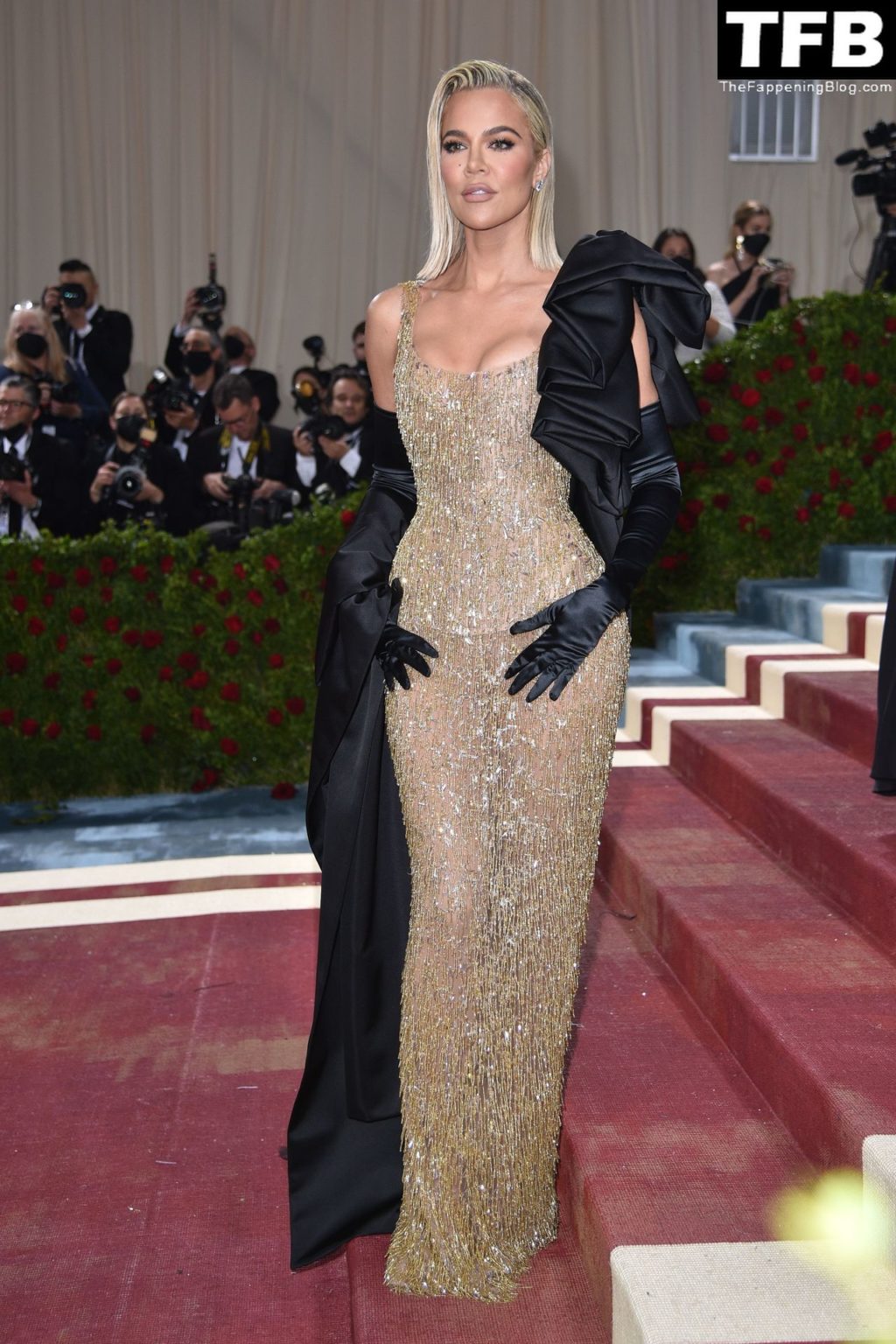 Khloé Kardashian Stuns in a Golden Dress at The 2022 Met Gala in NYC (68 Photos)