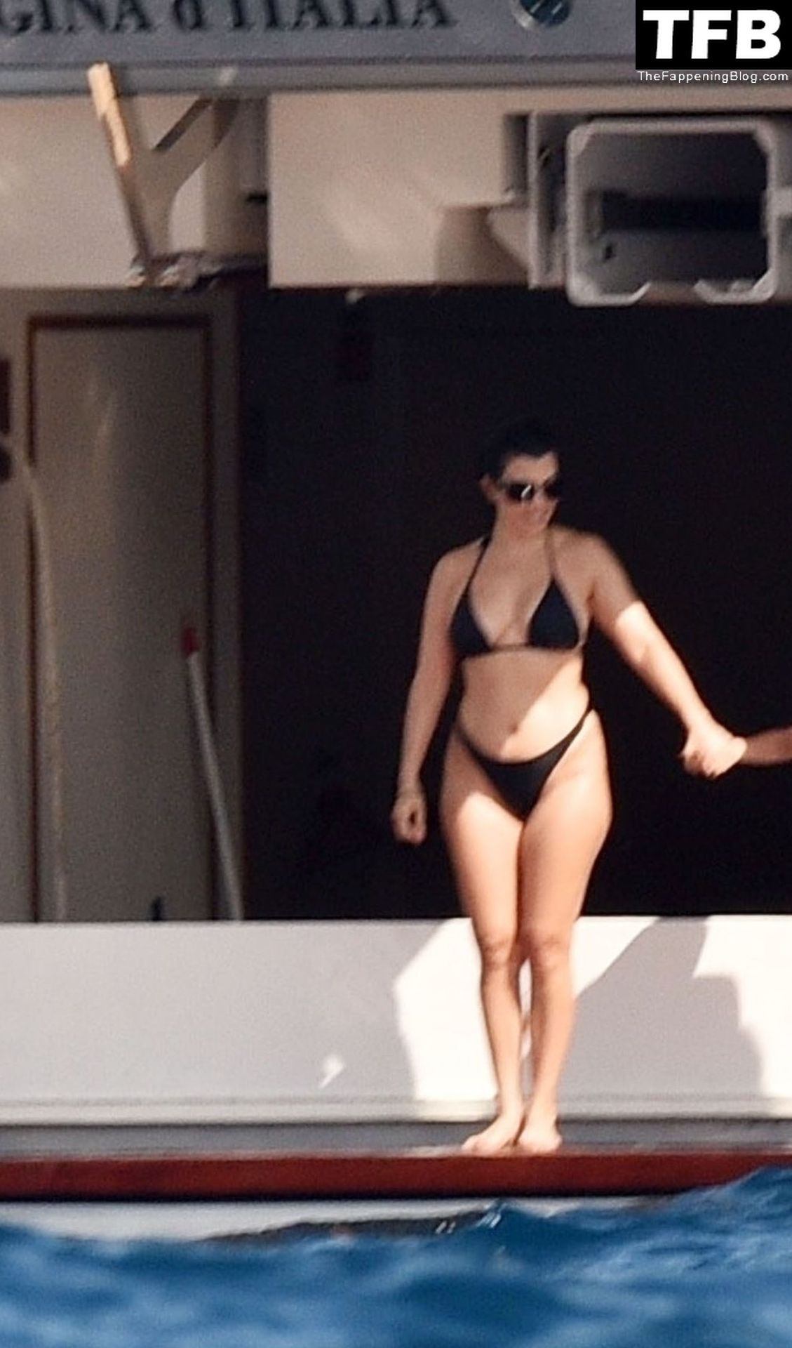 Kourtney Kardashian Bikini 33