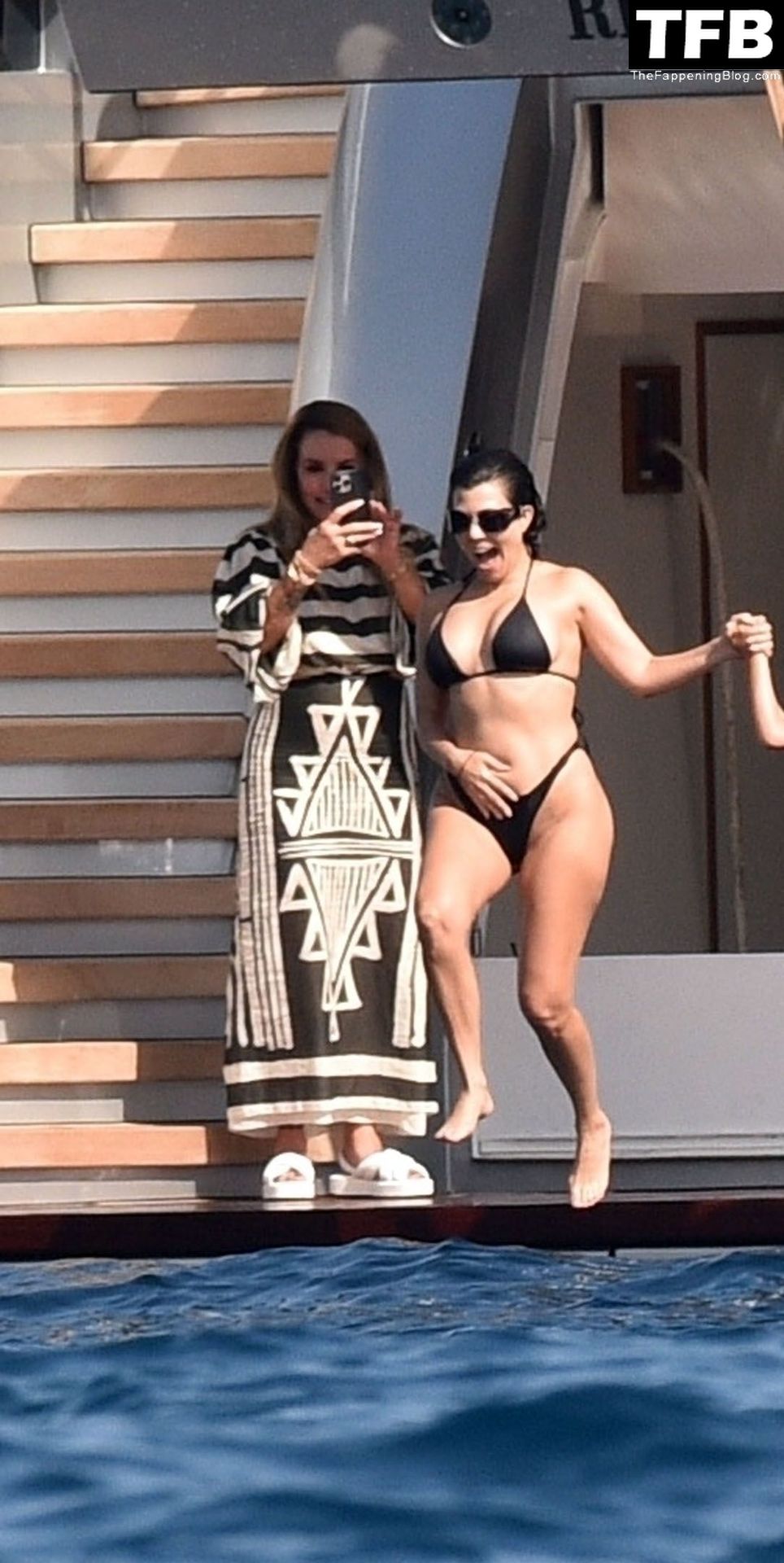 Kourtney Kardashian Shows Off Her Toned Bikini Body While Enjoying Some Quality Time with Travis Barker (48 Photos)