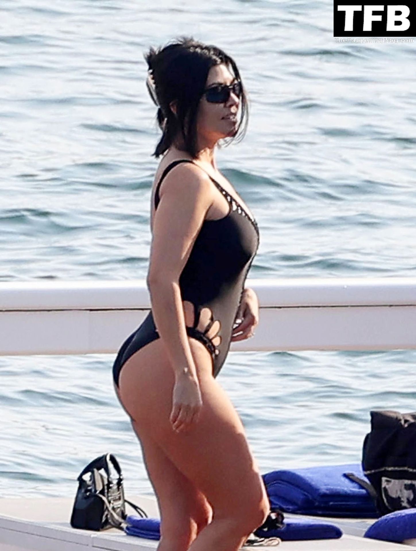 Kourtney-Kardashian-Sexy-The-Fappening-Blog-47.jpg