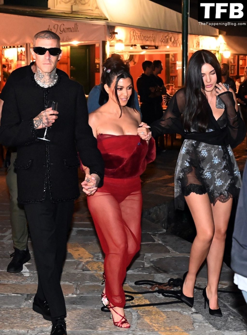 Kourtney Kardashian Flaunts Her Cleavage in Portofino (6 Photos)