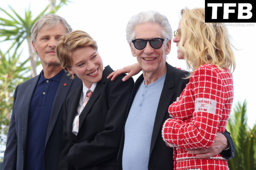 Kristen Stewart is Seen at the Photocall of ‘Crimes of the Future’ During the 75th Annual Cannes Film Festival (152 Photos)