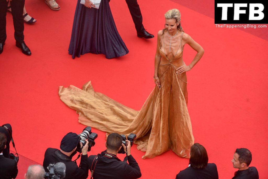 Lady Victoria Hervey Flashes Her Nude Tit at the 75th Annual Cannes Film Festival (37 Photos)