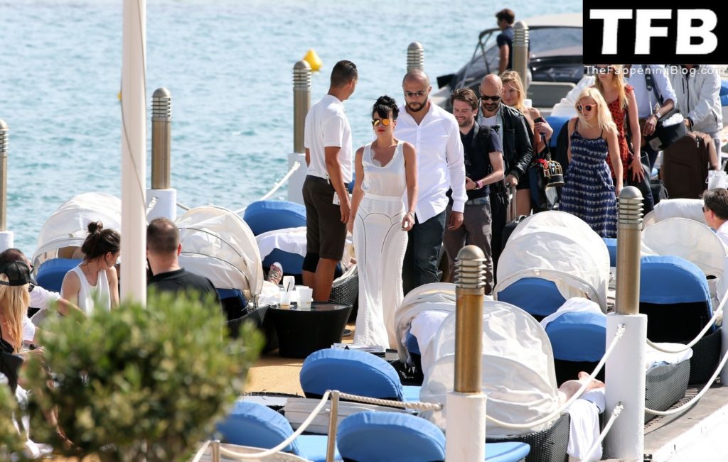 Lily Allen Arrives by Boat and Crosses the Croisette in Front of the Martinez Hotel During the Cannes Film Festival (29 Photos)
