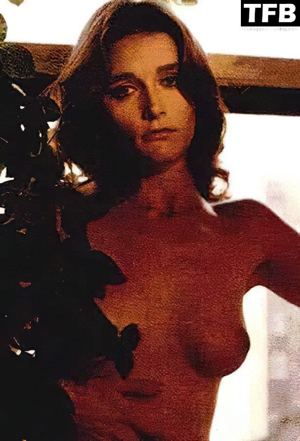Margot Kidder Nude (18 Photos)