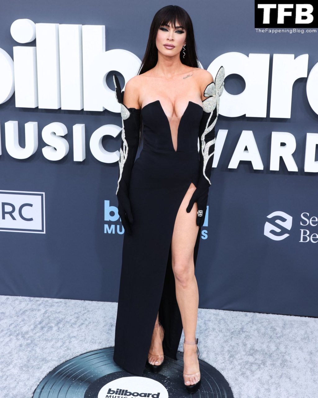 Megan Fox Looks Hot at the 2022 Billboard Music Awards (140 New Photos)