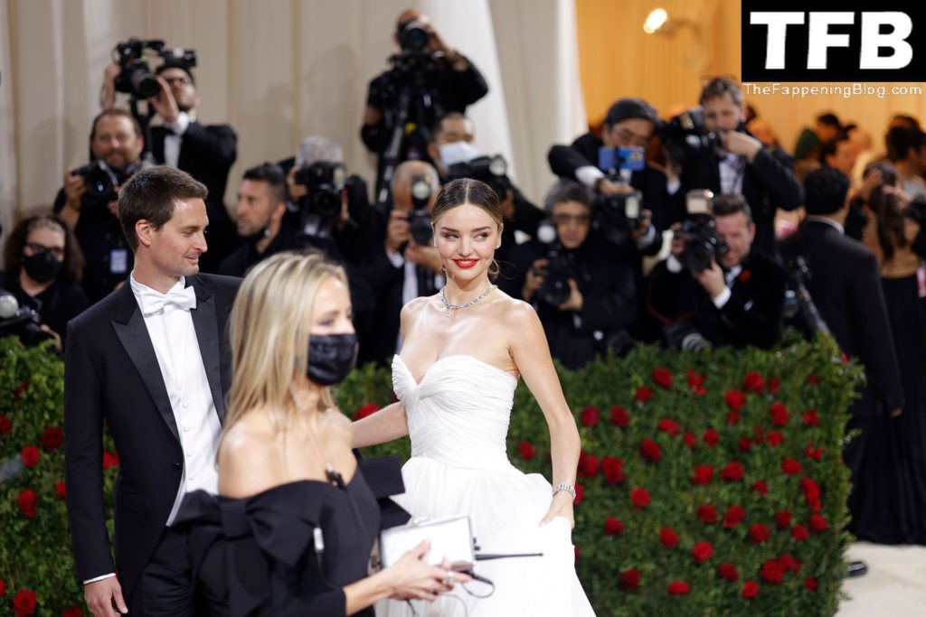 Miranda Kerr Looks Pretty in a White Dress at The 2022 Met Gala in NYC (43 Photos)