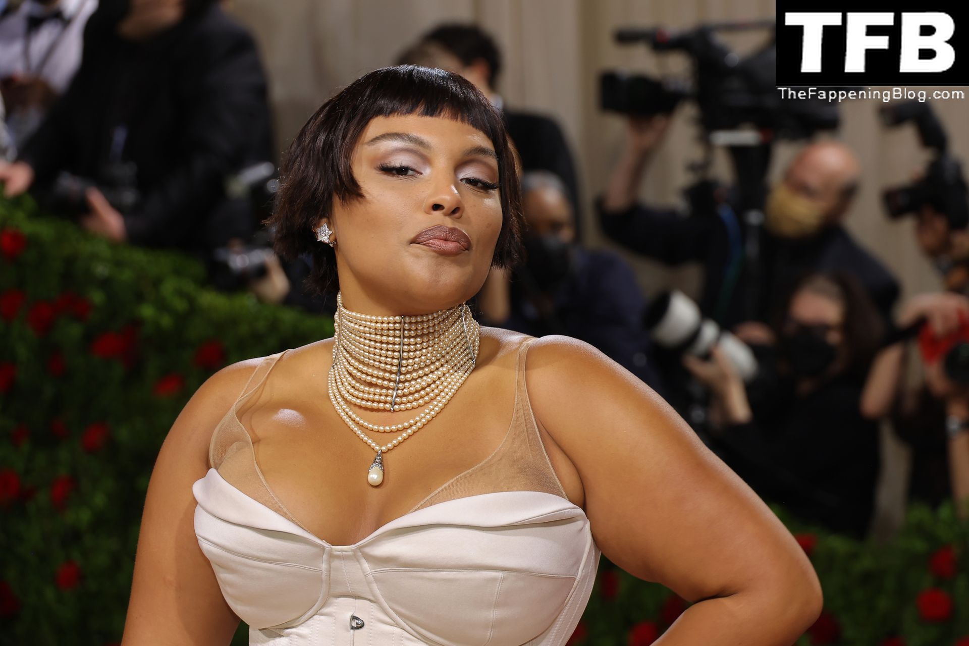 Paloma Elsesser Shows Off Her Big Boobs at The 2022 Met Gala in NYC (15
