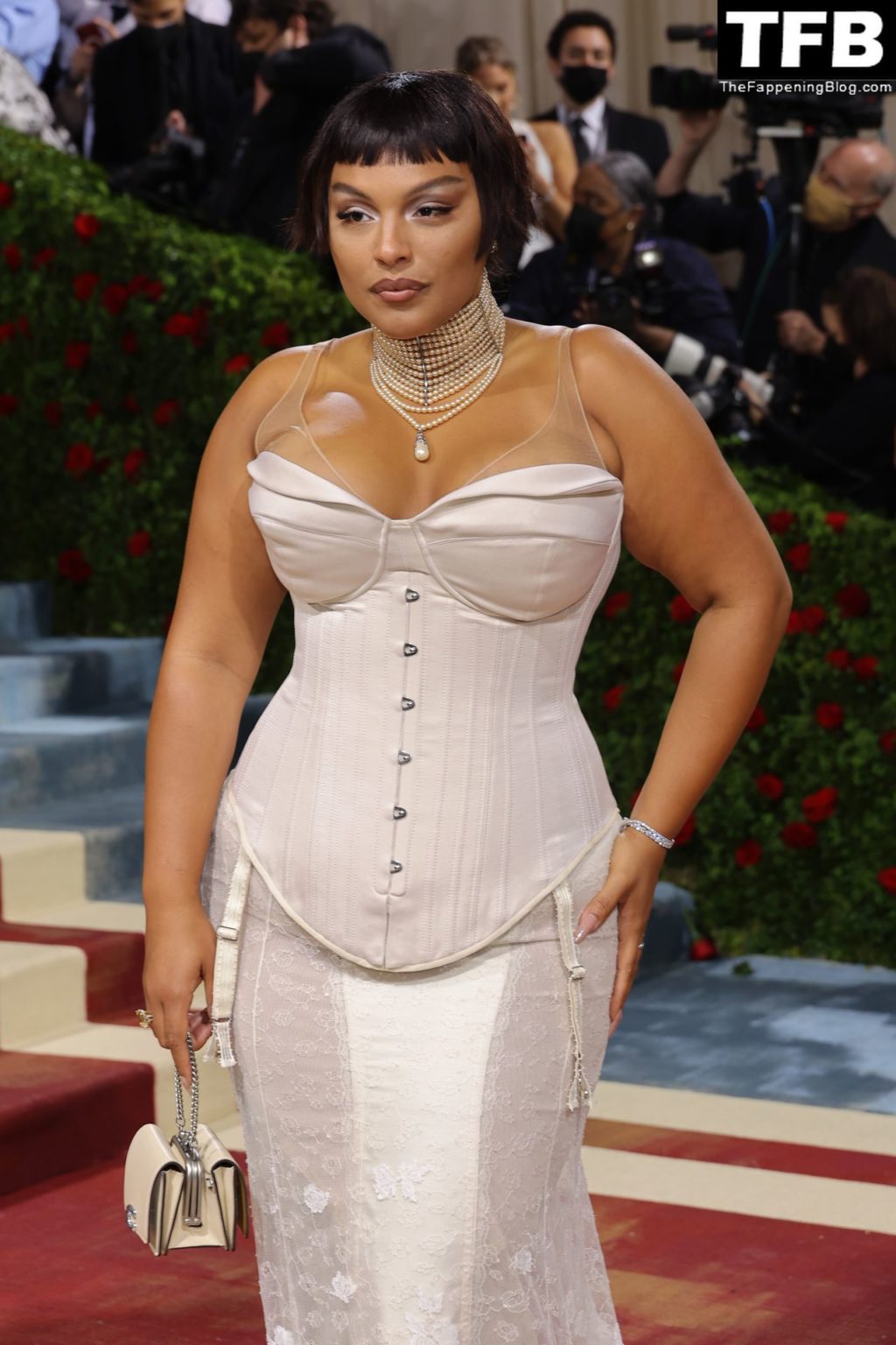 Paloma Elsesser Shows Off Her Big Boobs at The 2022 Met Gala in NYC (15 Photos)