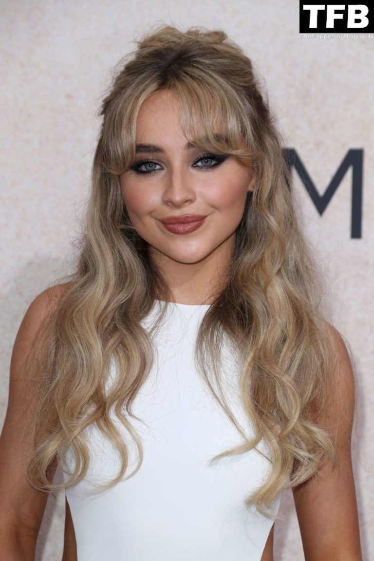 Sabrina Carpenter Looks Hot Without Underwear at the amfAR Gala Cannes