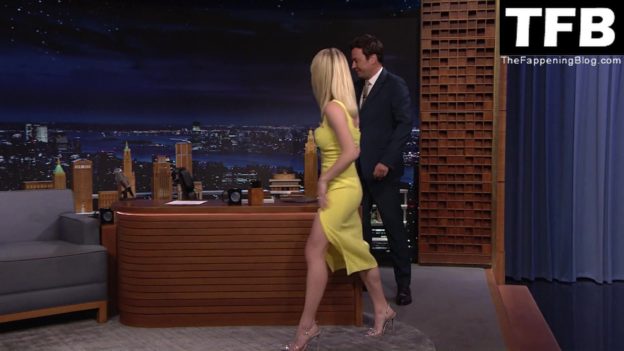 Sydney Sweeney Flashes Her Nude Boob On “the Tonight Show With Jimmy Fallon” 23 Pics Video