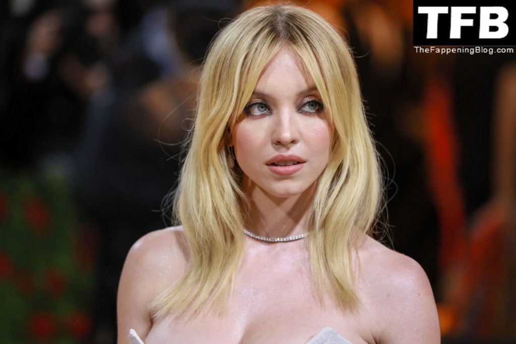 Sydney Sweeney Looks Hot in White at The 2022 Met Gala in NYC (132 Photos)