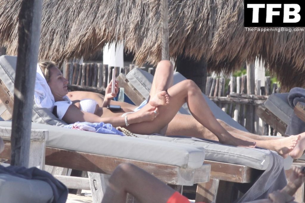 Tiffany Watson Wears a White Bikini as She Hits the Beach in Mexico (68 Photos)