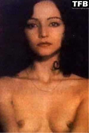 Maria De Medeiros Nude (4 Pics)