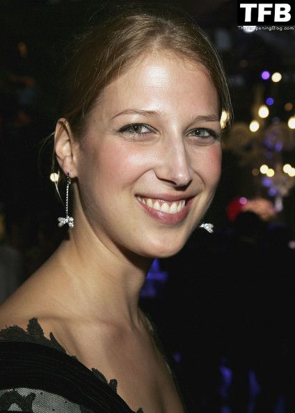 Gabriella Windsor Sexy (8 Photos)