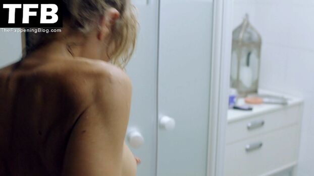 Julia Dietze Nude & Sexy Collection (39 Photos) .