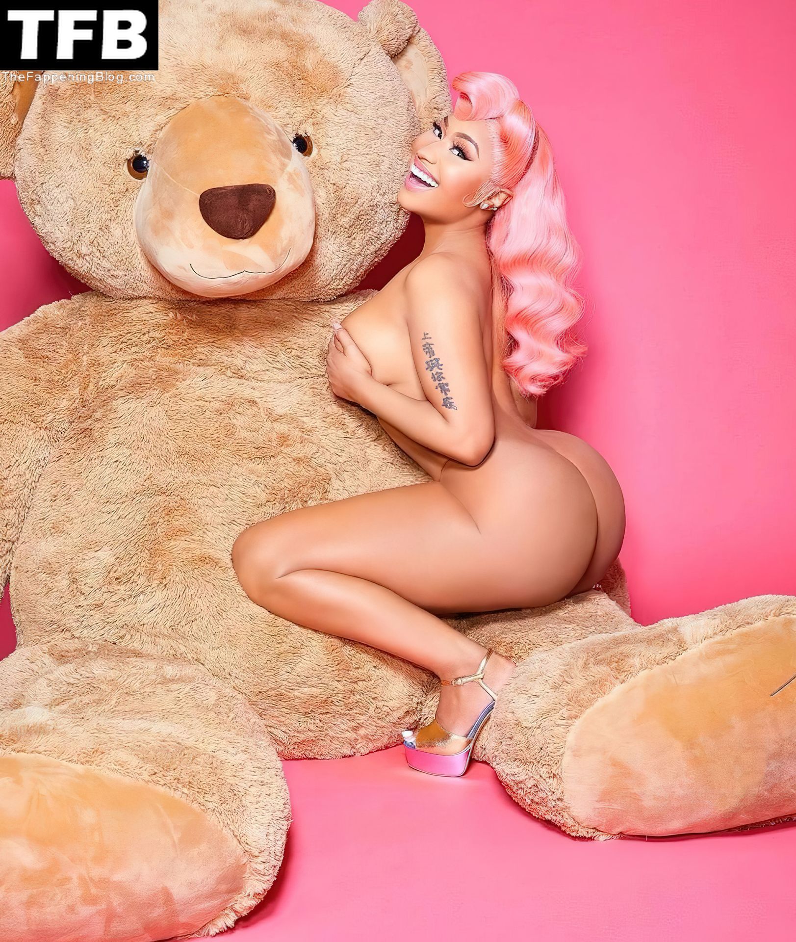 Real Naked Nicki Minaj Porn - Nicki Minaj Nude & Sexy (7 Photos) | #TheFappening