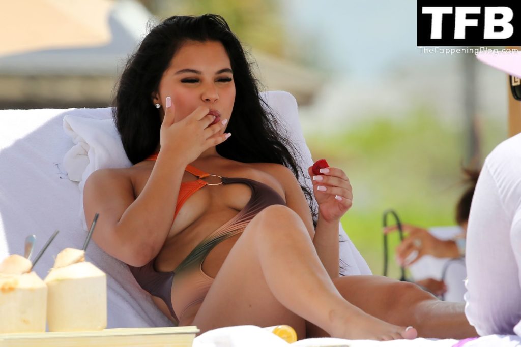 Aliana Mawla Slips Into a Skimpy Swimsuit as She Enjoys a Day in Miami (92 Photos)