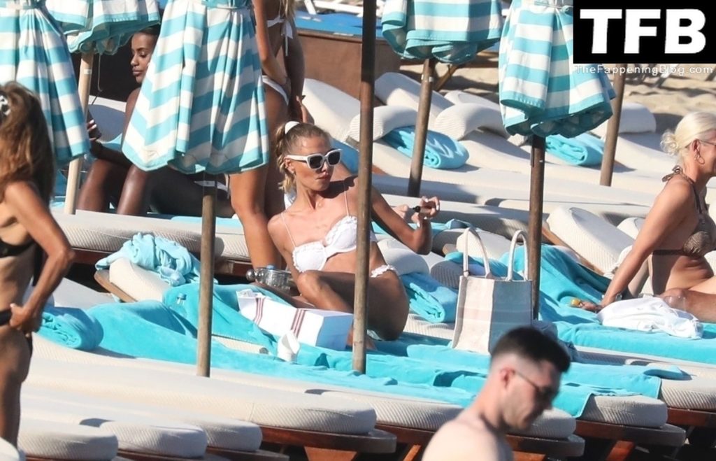 Alina Baikova Shows Off Her Sexy Figure on Holiday in Greece (44 Photos)