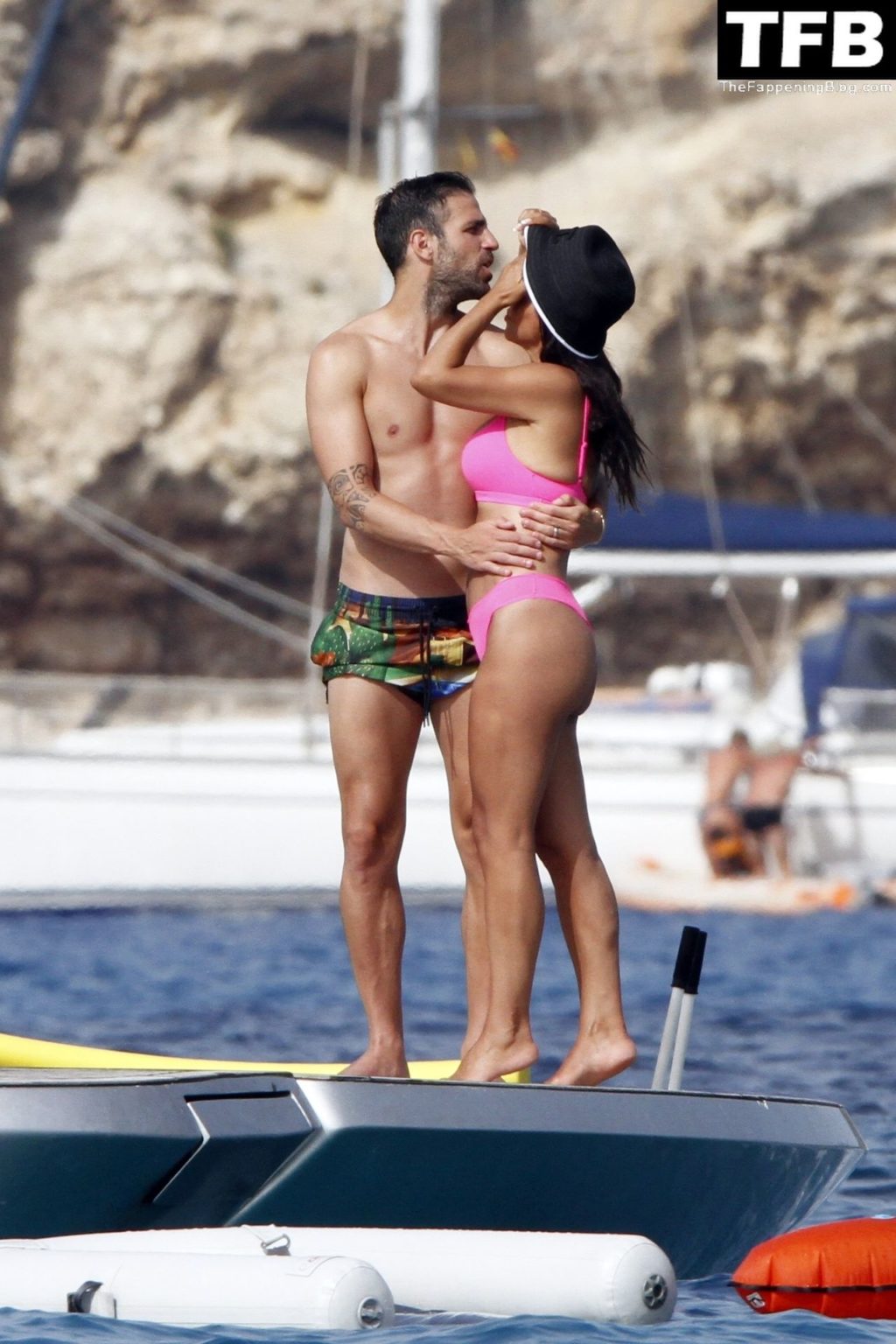 Antonela Roccuzzo &amp; Lionel Messi Enjoy a Day at Sea in Ibiza with Cesc Fabregas and Daniella Semaan (34 Photos)