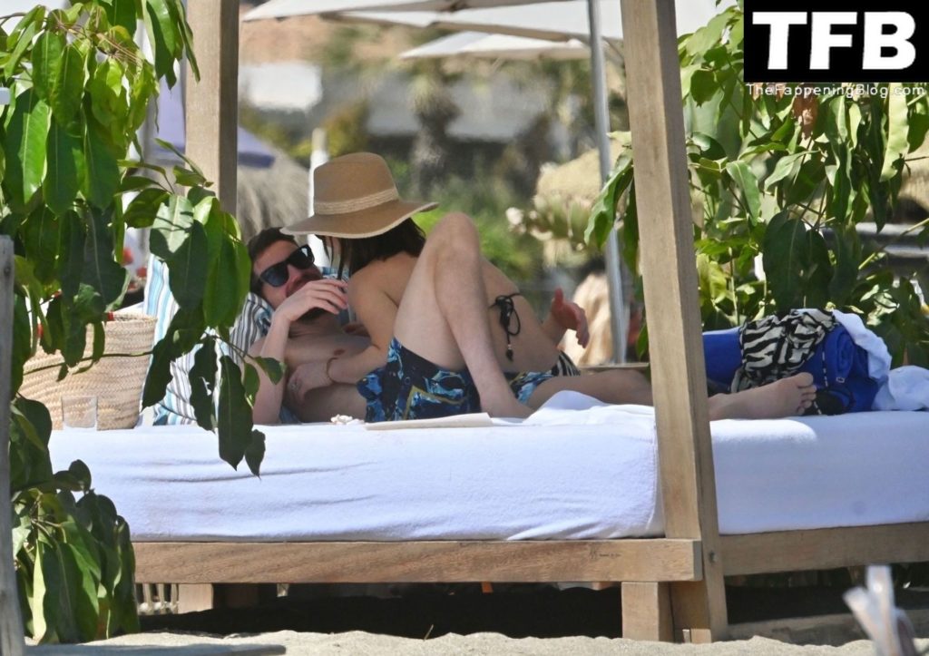Catherine Harding &amp; Jorginho Frello Enjoy a Day on the Beach in Marbella (14 Photos)
