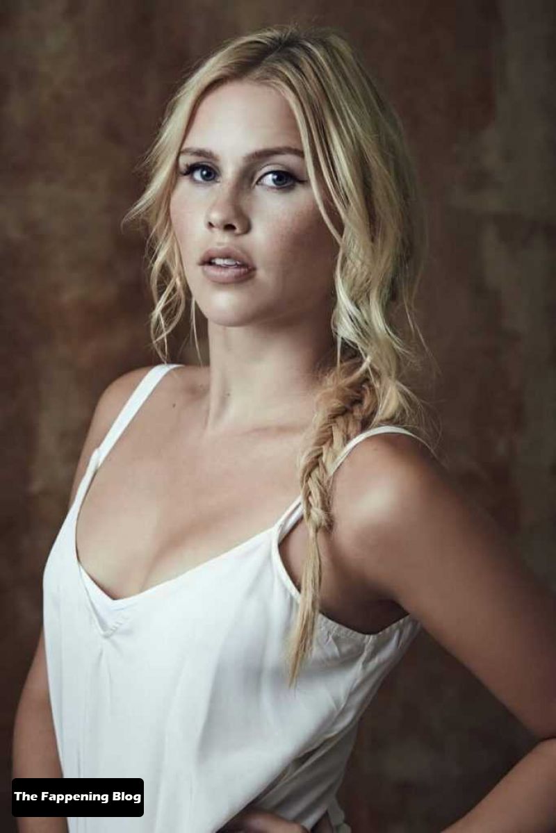 Claire Holt Sexy Collection (39 Photos)