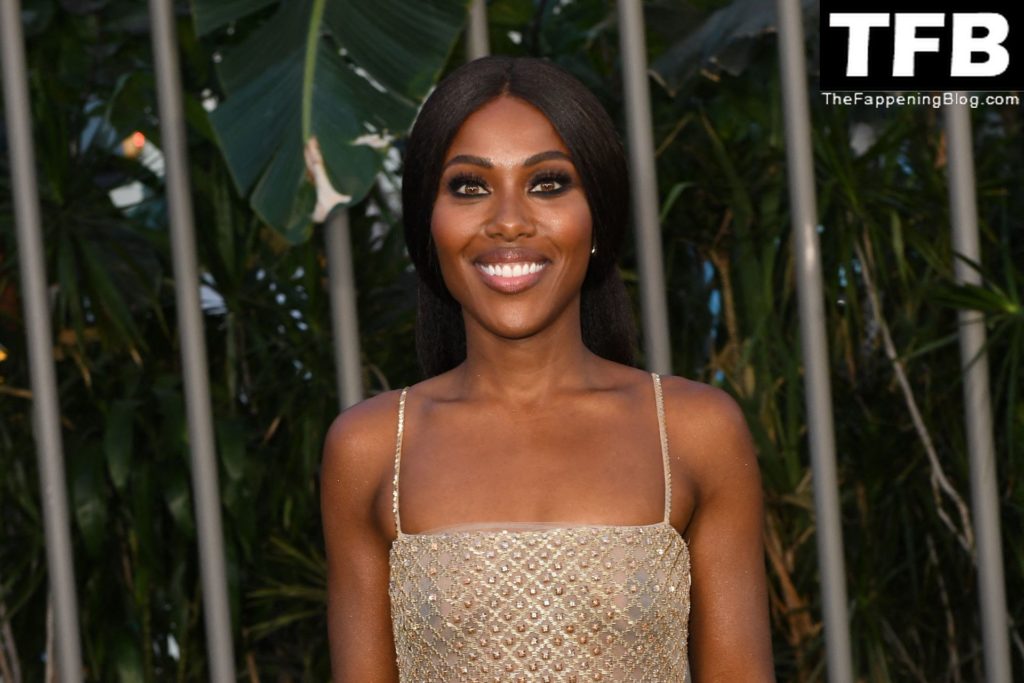 DeWanda Wise Flashes Her Nude Tits at the “Jurassic World: Dominion” Premiere in Hollywood (15 Photos)
