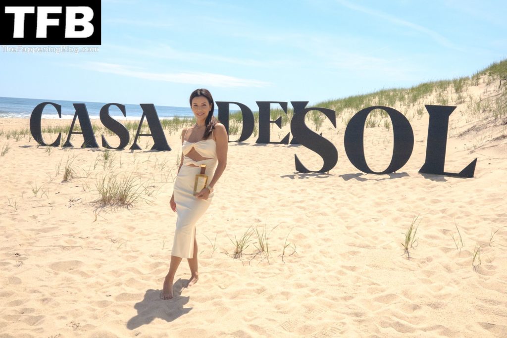 Eva Longoria Looks Hot as She Attends Casa Del Sol’s “House of the Sun” Beach Party in Montauk (35 Photos)