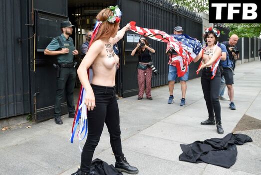 Femen Nude Leaks Photo 17