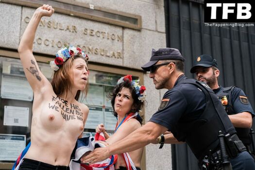 Femen Nude Leaks Photo 18