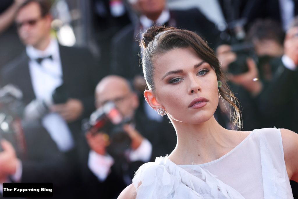 Georgia Fowler Flashes Her Nude Tits the Screening of “Elvis” During the 75th Cannes Film Festival (59 Photos)