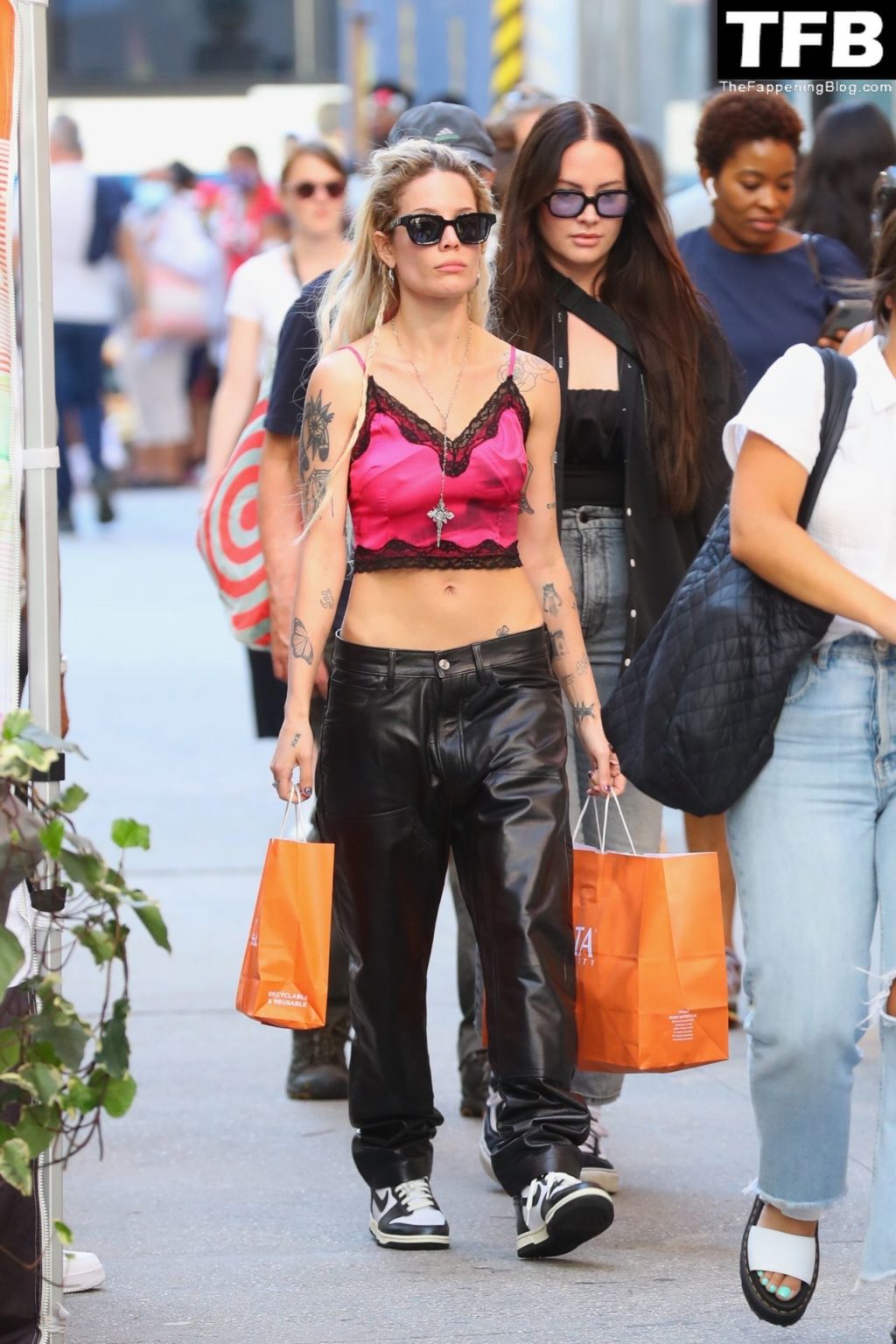 Halsey Steps Out on a Bright Sunny Day in New York (34 Photos)