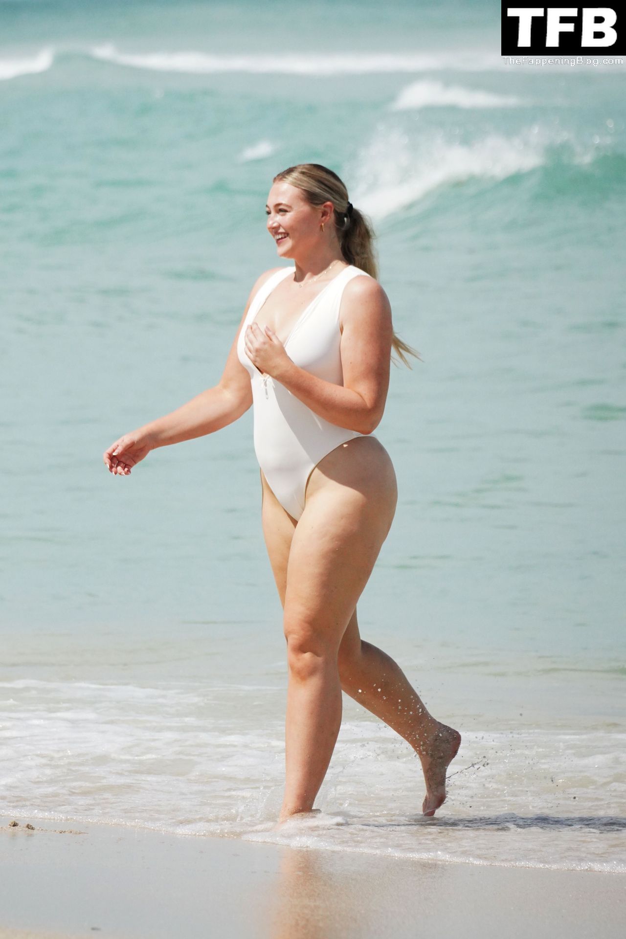 Iskra-Lawrence-Sexy-The-Fappening-Blog-4.jpg