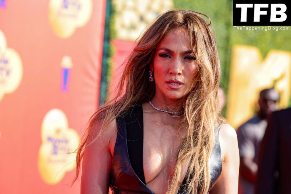Jennifer Lopez Flaunts Her Sexy Tits at the 2022 MTV Movie &amp; TV Awards in Santa Monica (134 Photos)