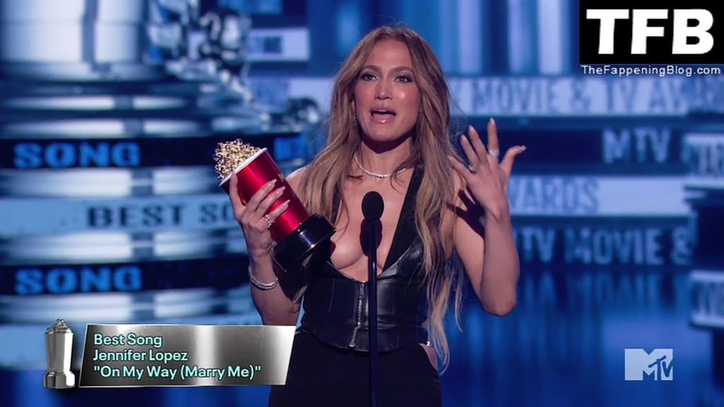 Jennifer Lopez Flaunts Her Sexy Tits at the 2022 MTV Movie &amp; TV Awards in Santa Monica (134 Photos)