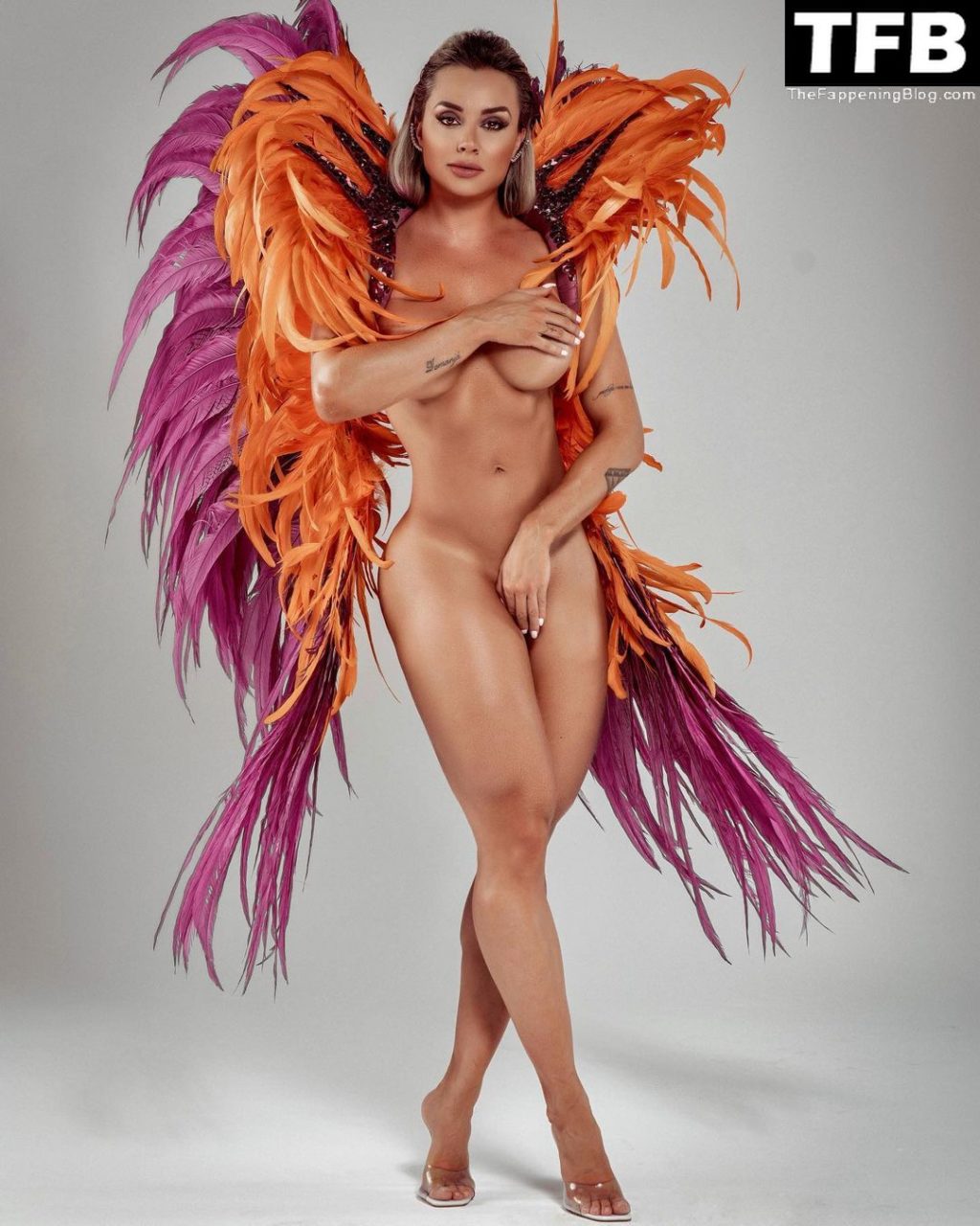 Juliana Salimeni Nude &amp; Sexy Collection (17 Photos)