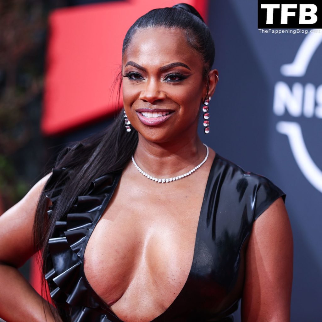 Kandi Burruss Flashes Her Areola at the 2022 BET Awards in LA (30 Photos)