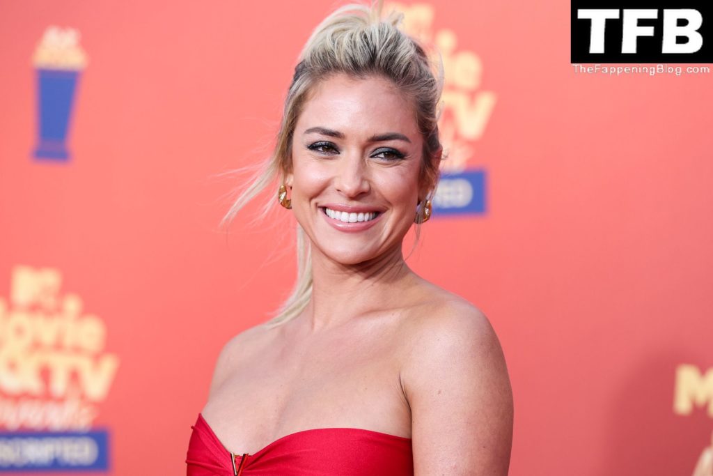 Kristin Cavallari Shows Her Sexy Tits in a Red-White Top at the 2022 MTV Movie &amp; TV Awards in Santa Monica (71 Photos)
