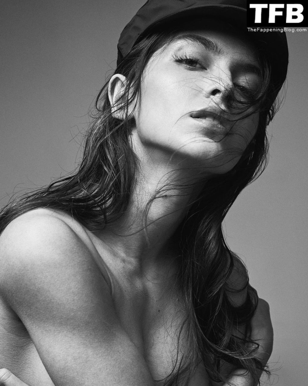 Lucia Rivera Nude &amp; Sexy (12 Photos)