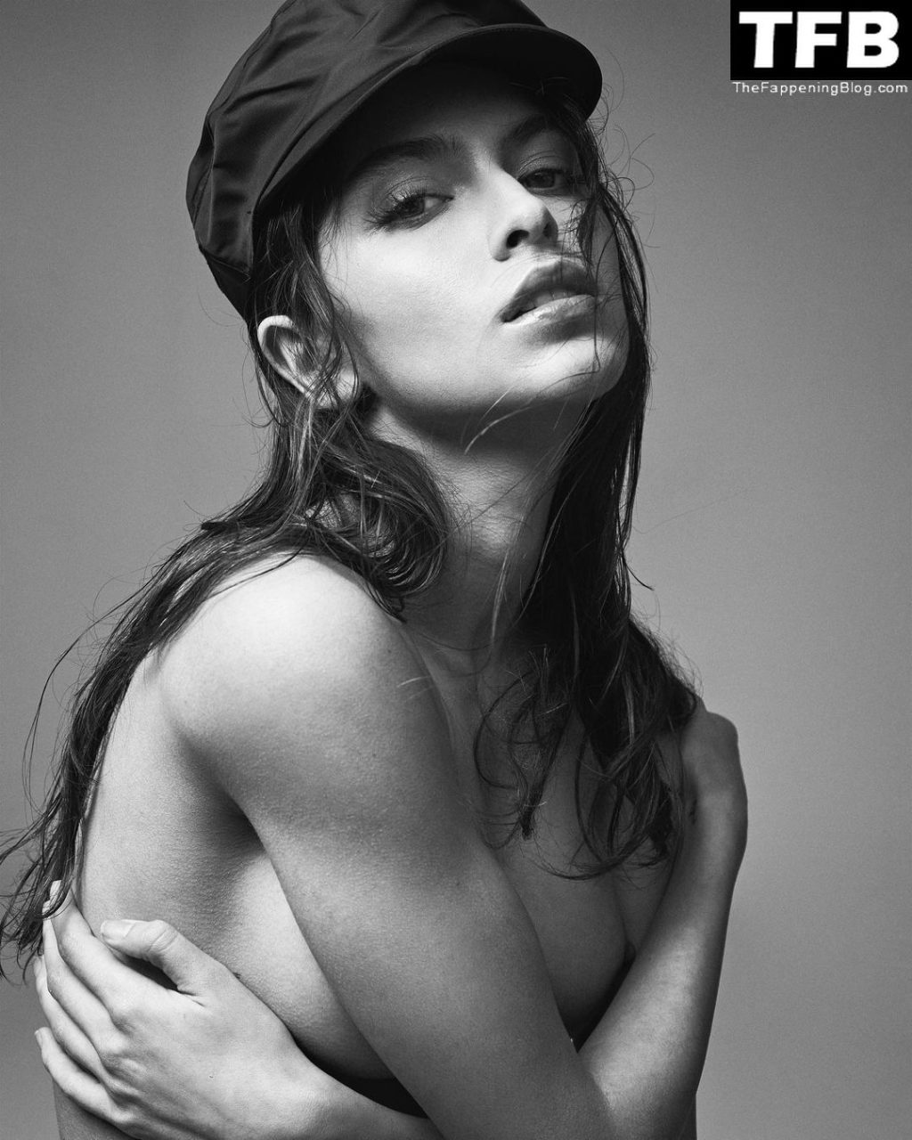 Lucia Rivera Nude &amp; Sexy (12 Photos)