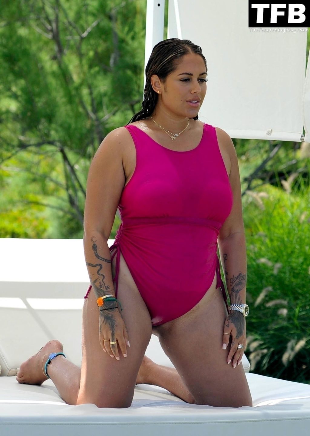 Malin Andersson Poses in a Pink Swimsuit in Palma (21 Photos)