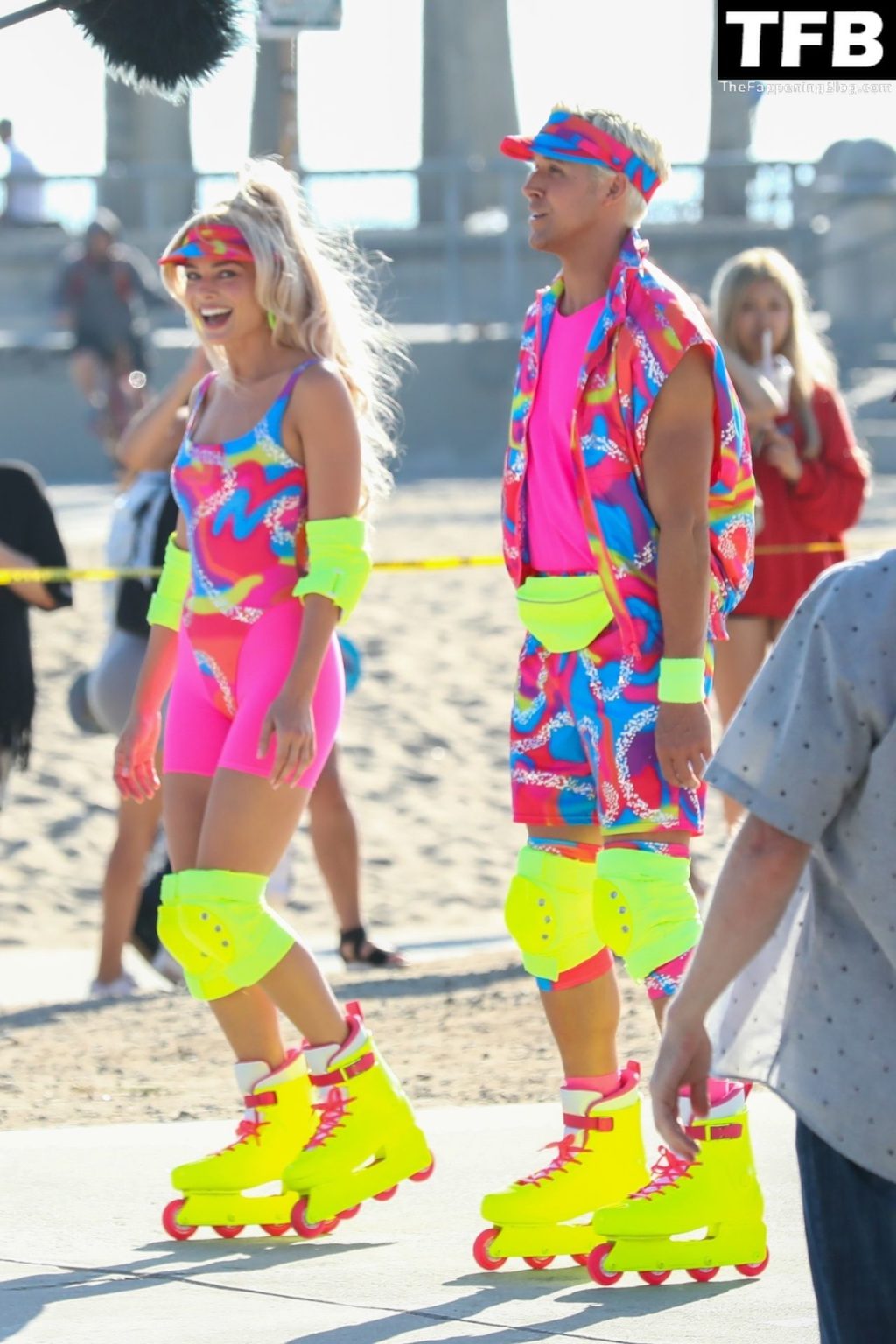 Margot Robbie &amp; Ryan Gosling Film a ‘Barbie’ Roller Skating Scene at Venice Beach (115 Photos)