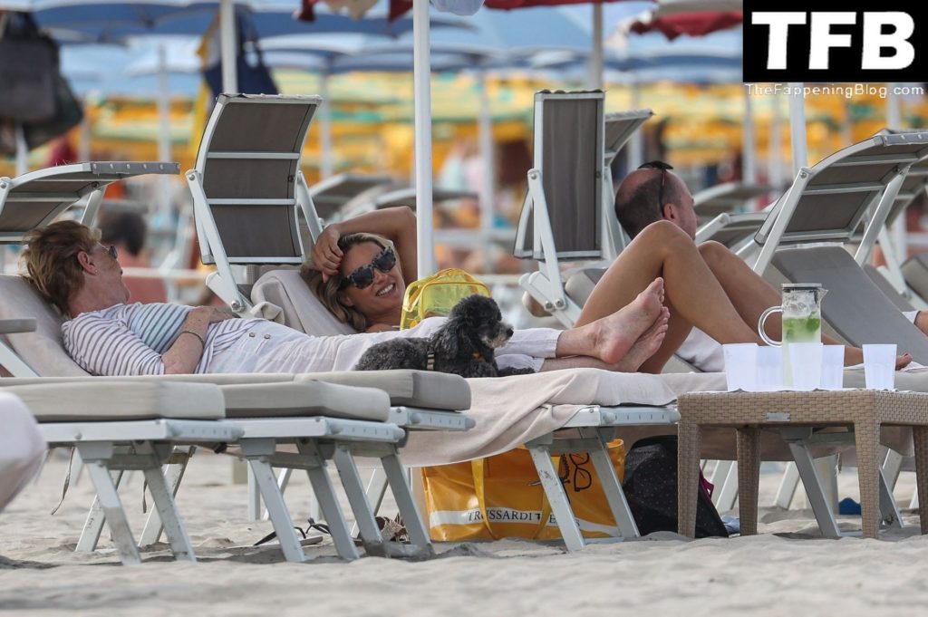 Michelle Hunziker Flaunts Her Sexy Bikini Body on the Beach (49 Photos)