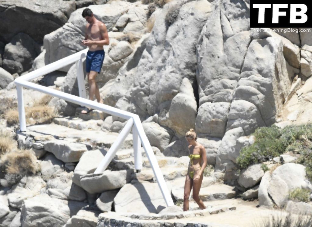 Thibaut Courtois &amp; Mishel Gerzig Enjoy a Day in Mykonos (30 Photos)