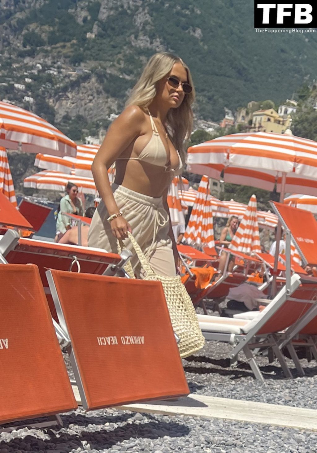 Molly-Mae Hague Shows Off Her Sexy Tits on the Beach in Positano (13 Photos)