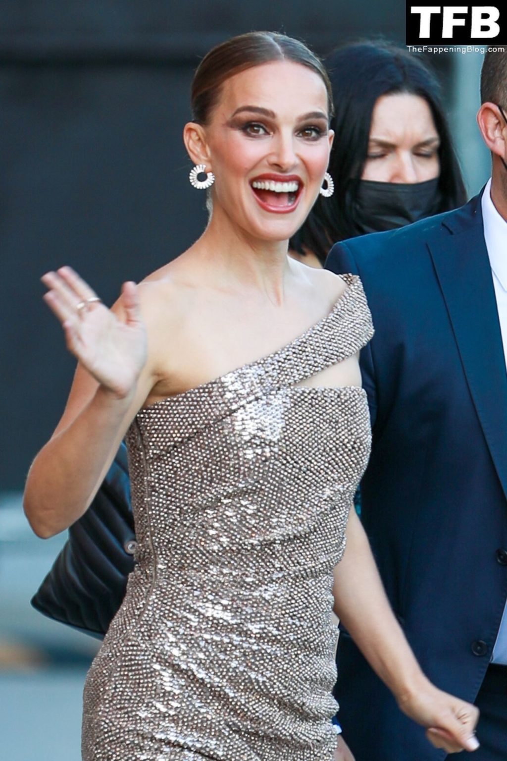 Natalie Portman Looks Hot in a Sequin Dress at Jimmy Kimmel Live! Ahead of Her “Thor” Premiere (11 Photos)