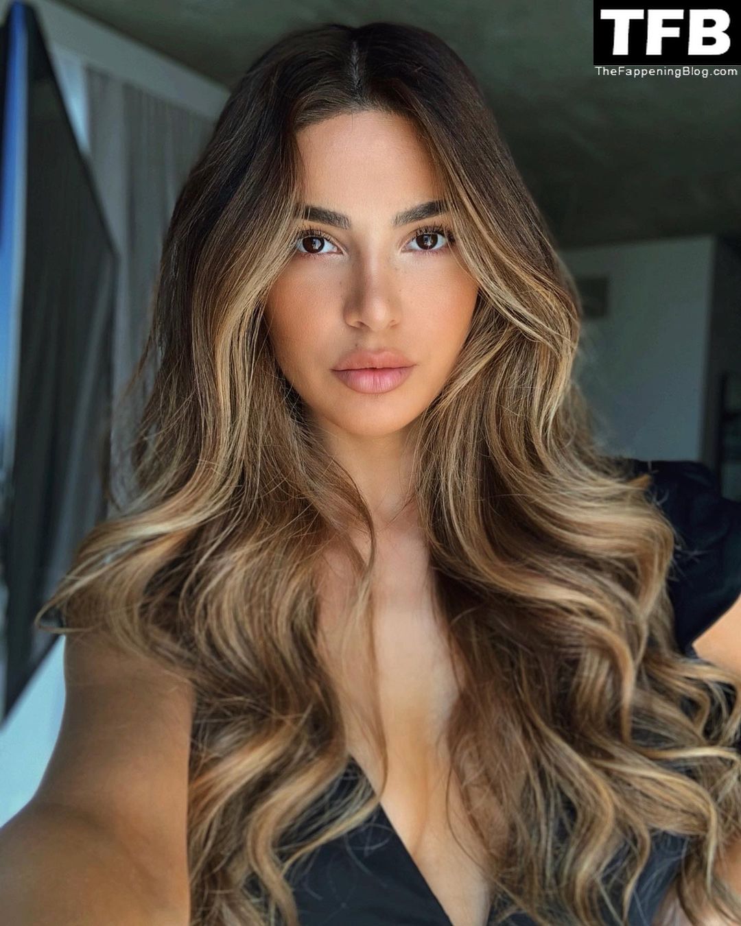 Negin-Mirsalehi-Nude-Sexy-Collection-The-Fappening-Blog-17.jpg